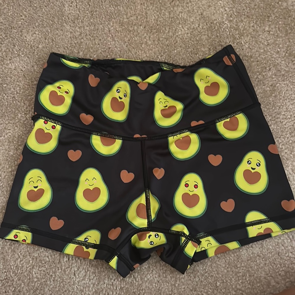 United lifters avocado shorts